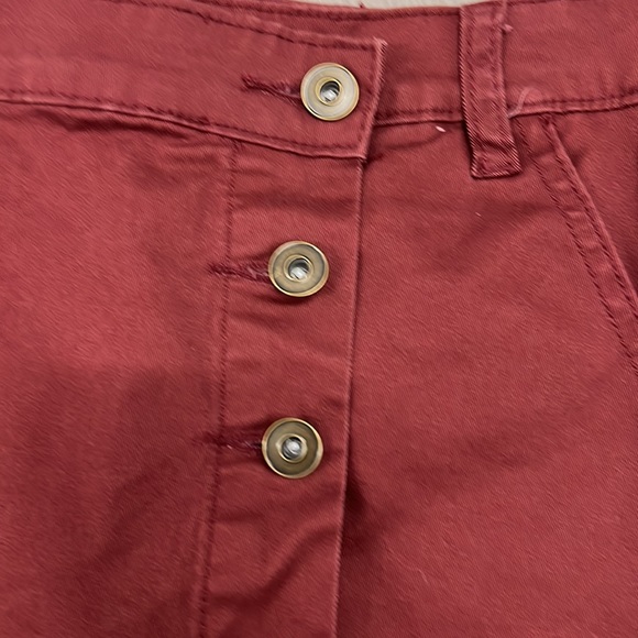 NWT $78 Chelsea & Violet
Asymmetrical Hem Pocketed Suede Denim Mini Skirt - Picture 7 of 9